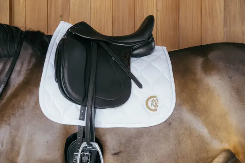 Kentucky Saddle Pad Wave 3D Logo Dressage